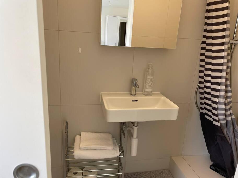 Studio Proche De La Gare ! Apartment Lausanne Exterior photo